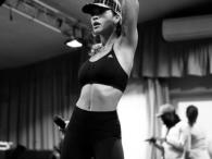 Rita Ora trenuje przed koncertem